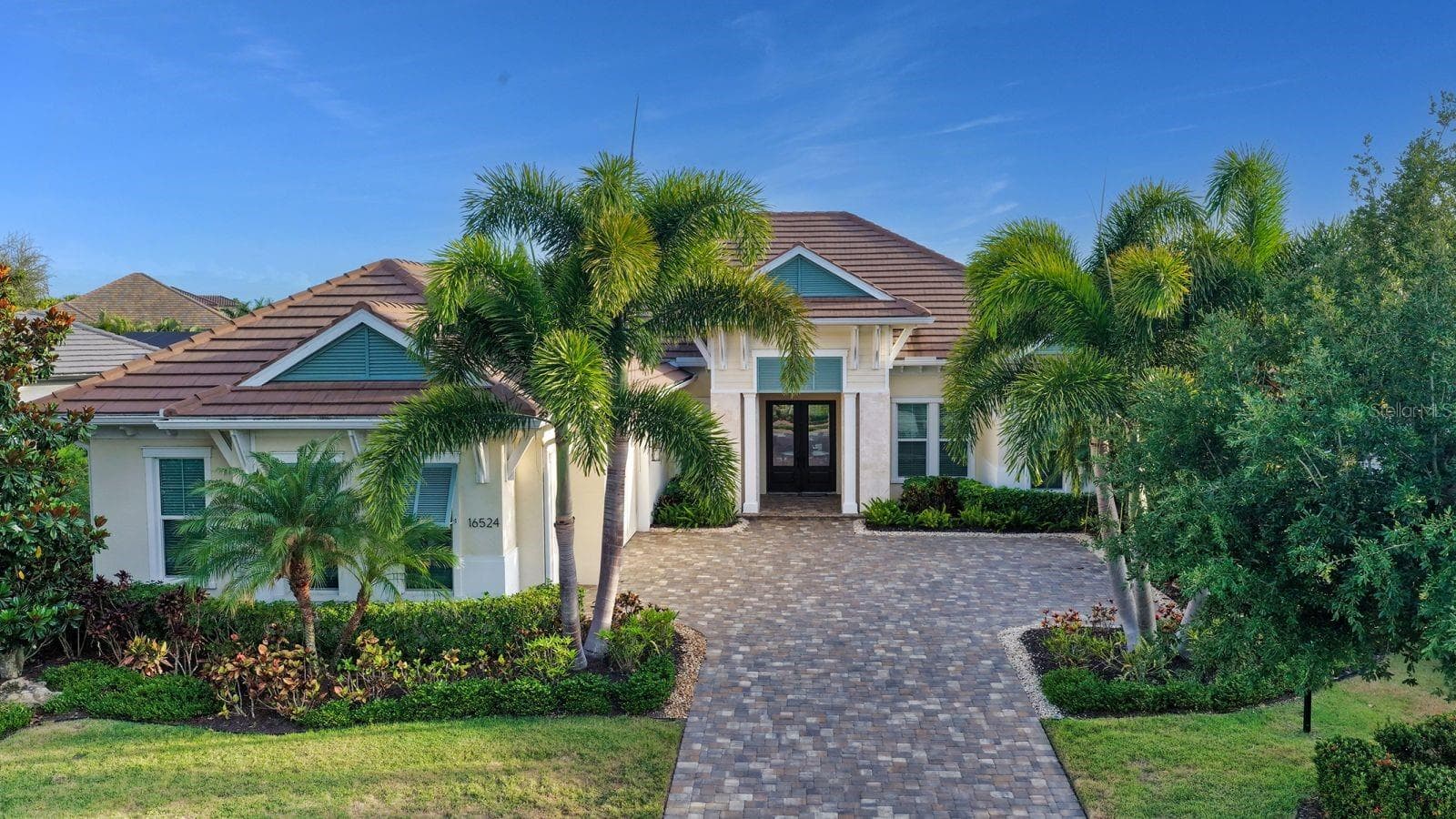 Single Family Residence at 16524 KENDLESHIRE TER, LAKEWOOD RANCH, photo 8 of 75