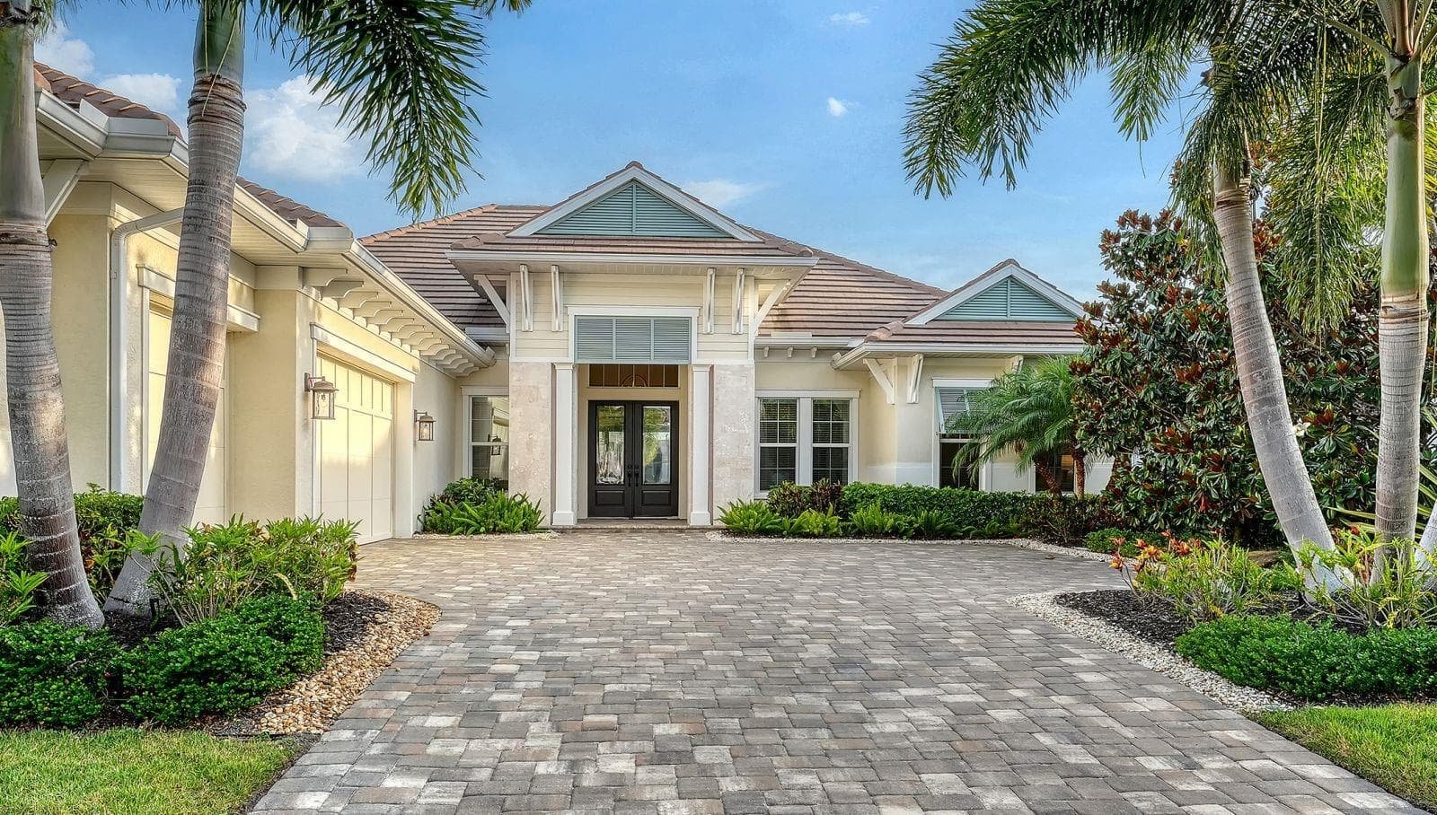 Single Family Residence at 16524 KENDLESHIRE TER, LAKEWOOD RANCH, photo 10 of 75