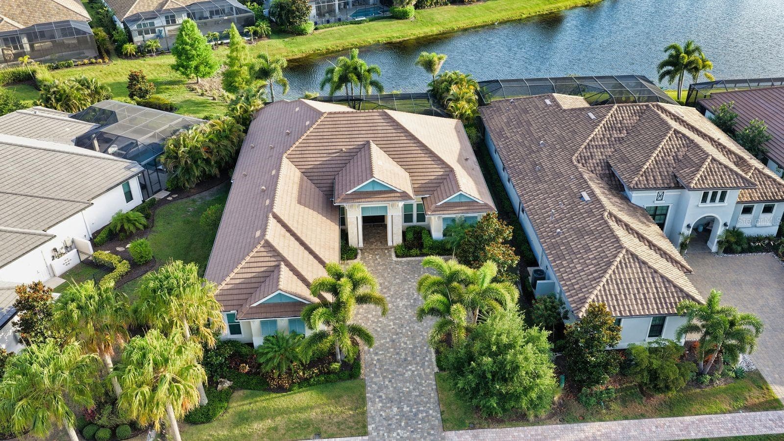 Single Family Residence at 16524 KENDLESHIRE TER, LAKEWOOD RANCH, photo 12 of 75