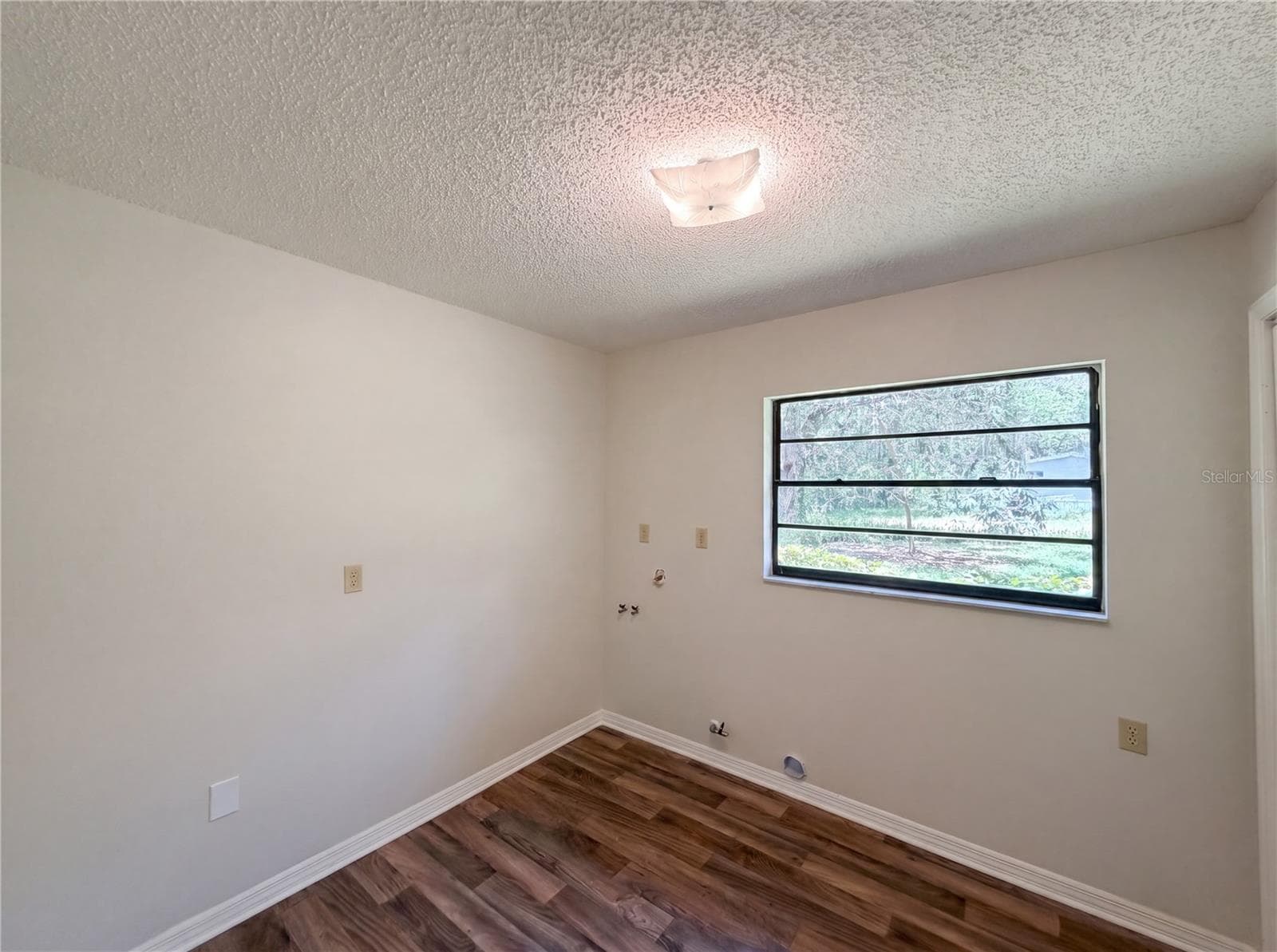 Single Family Residence at 2505 VELMA TER, LEESBURG, photo 16 of 18