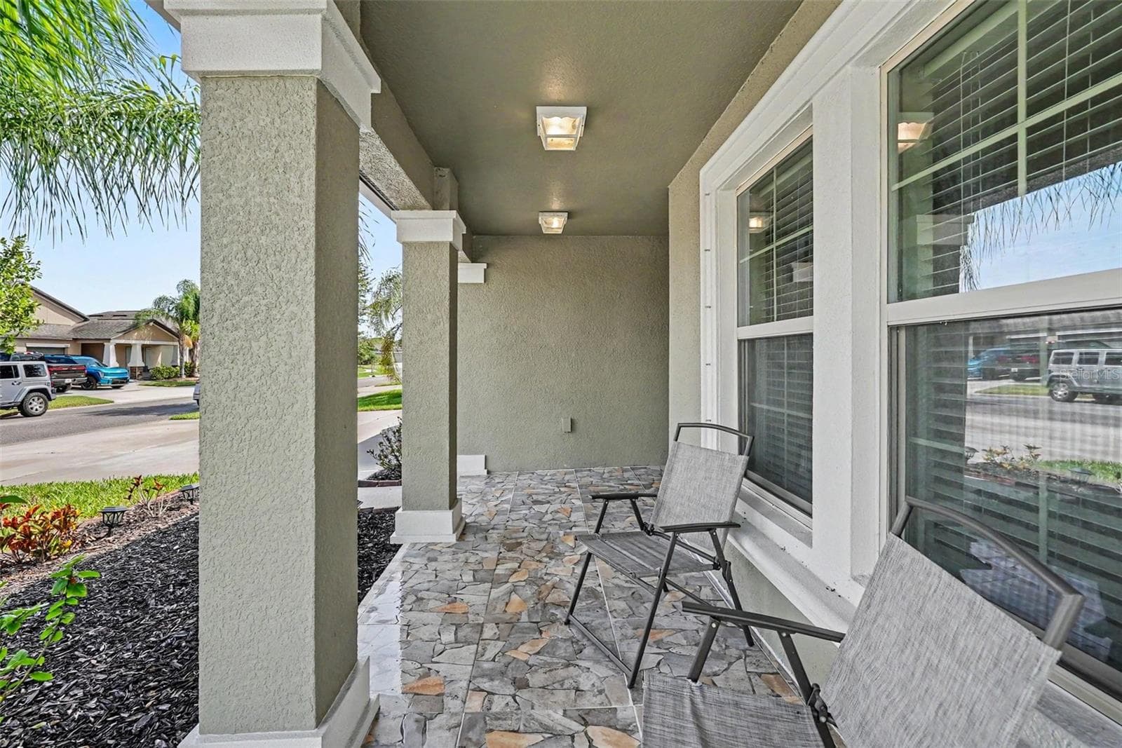 Single Family Residence at 10829 CRUSHED GRAPE DR, RIVERVIEW, photo 3 of 27
