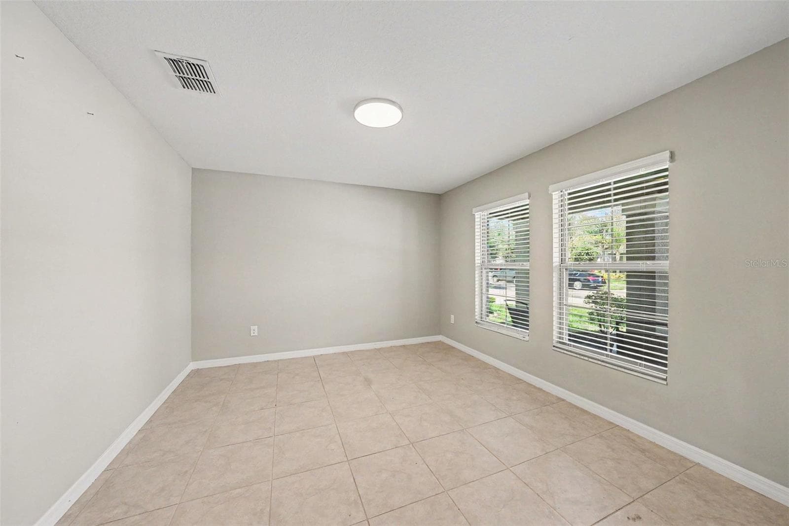 Single Family Residence at 10829 CRUSHED GRAPE DR, RIVERVIEW, photo 4 of 27