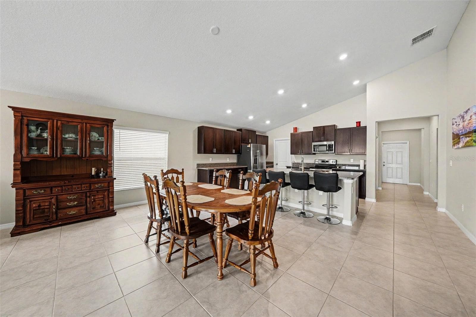 Single Family Residence at 10829 CRUSHED GRAPE DR, RIVERVIEW, photo 9 of 27