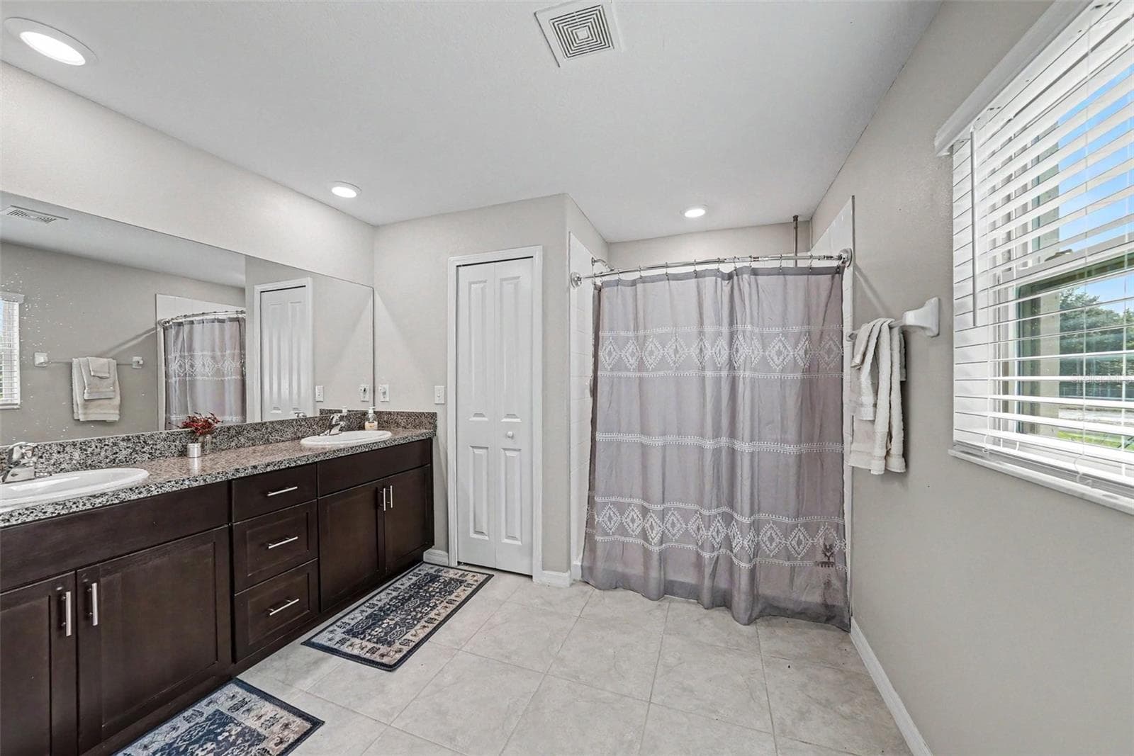 Single Family Residence at 10829 CRUSHED GRAPE DR, RIVERVIEW, photo 18 of 27
