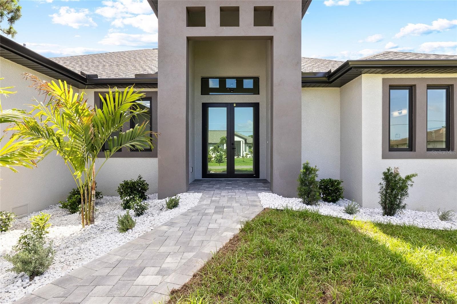 Single Family Residence at 260 TOURNAMENT RD, ROTONDA WEST, photo 5 of 48
