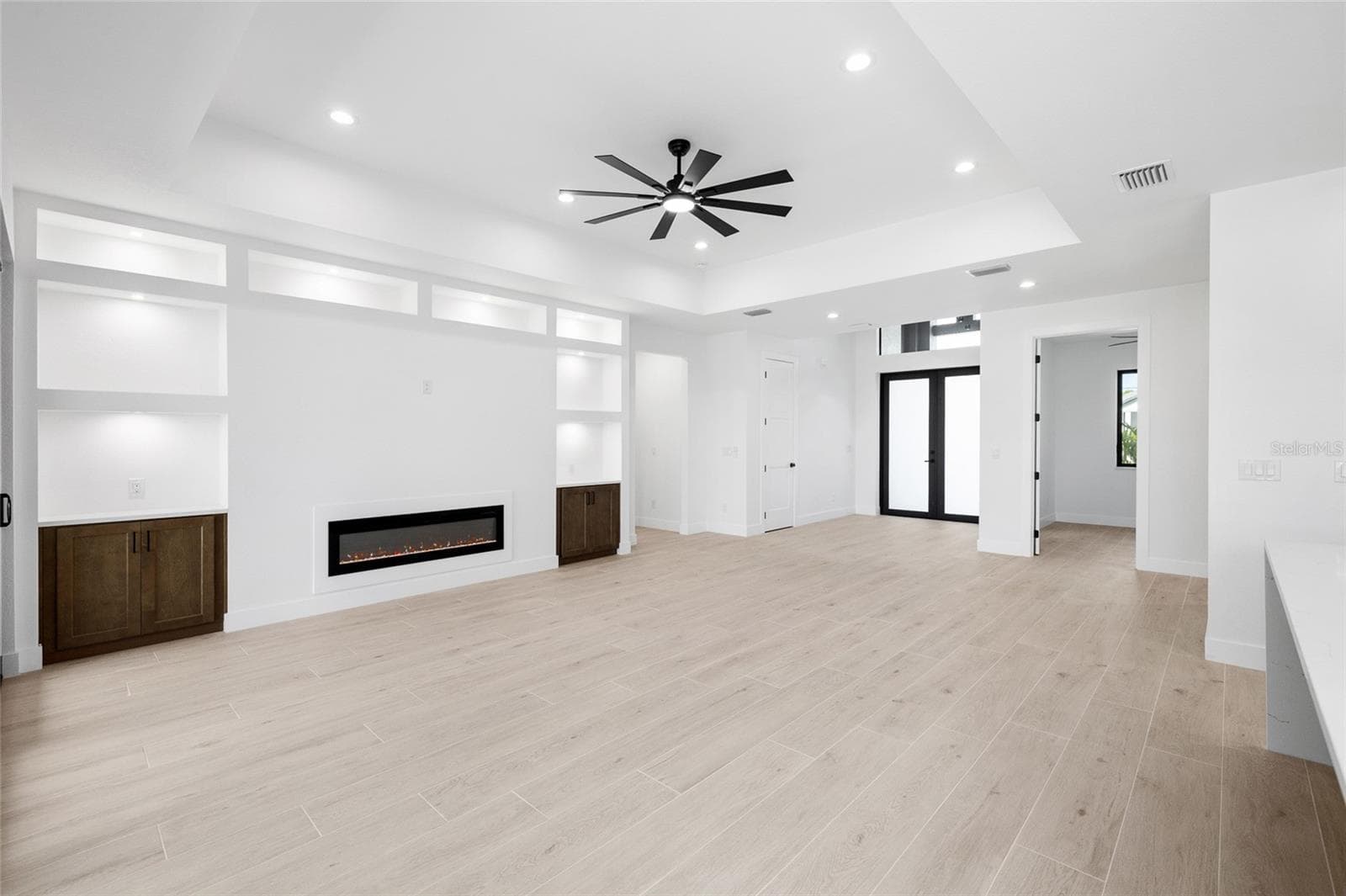 Single Family Residence at 260 TOURNAMENT RD, ROTONDA WEST, photo 12 of 48