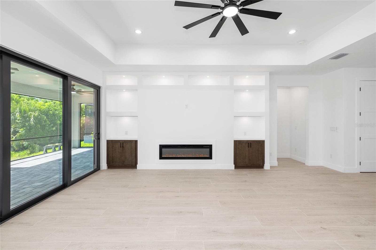 Single Family Residence at 260 TOURNAMENT RD, ROTONDA WEST, photo 13 of 48
