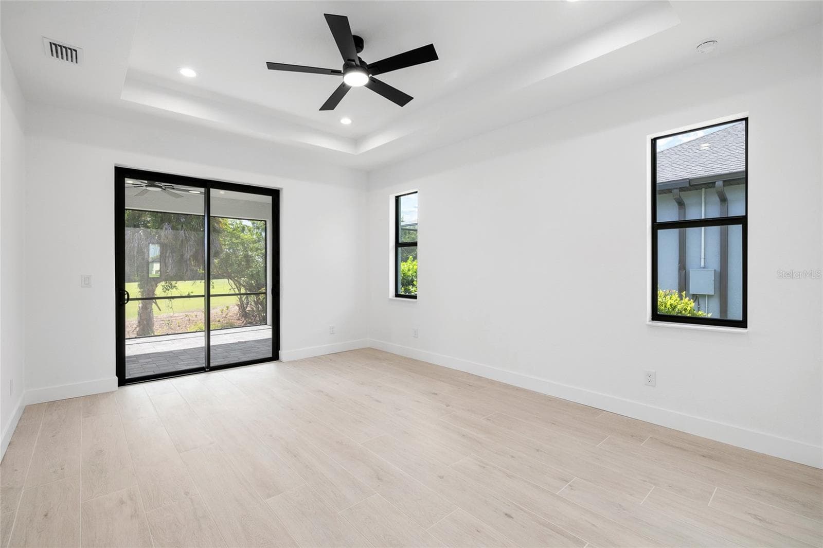 Single Family Residence at 260 TOURNAMENT RD, ROTONDA WEST, photo 20 of 48