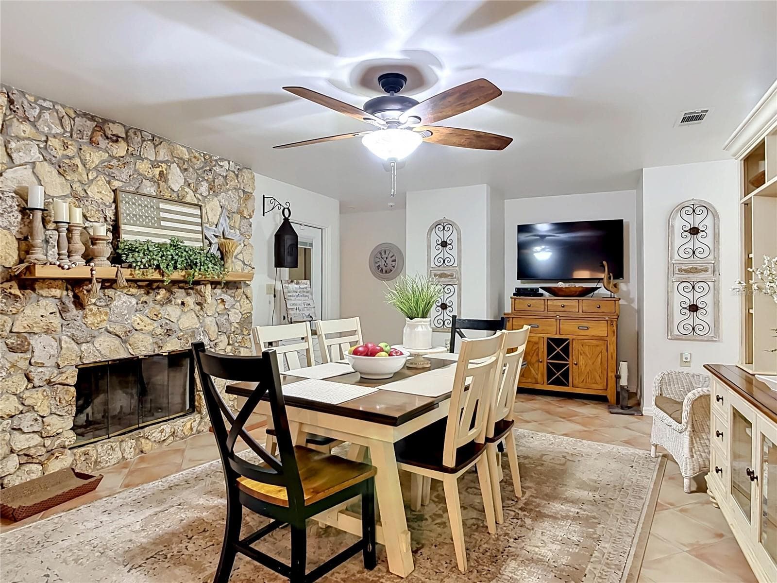 Single Family Residence at 1395 MAYTOWN RD, OSTEEN, photo 17 of 66