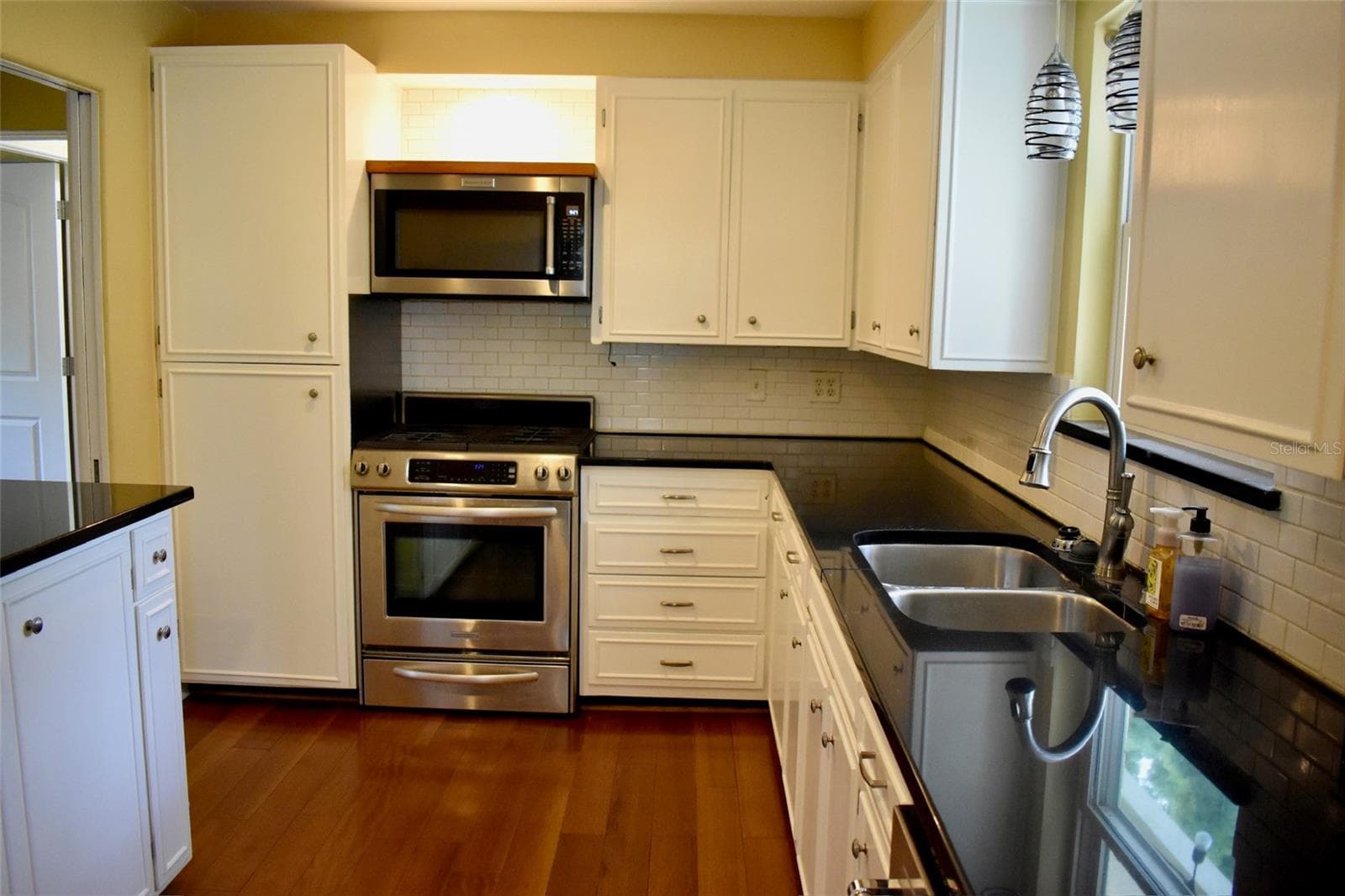 Kitchen. - 2200 E GORE ST, ORLANDO