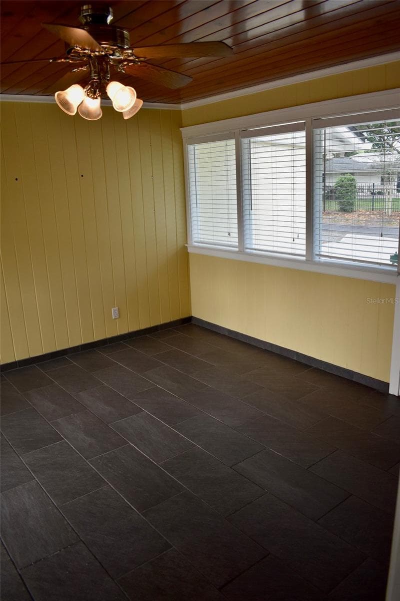 Bonus Space. - 2200 E GORE ST, ORLANDO
