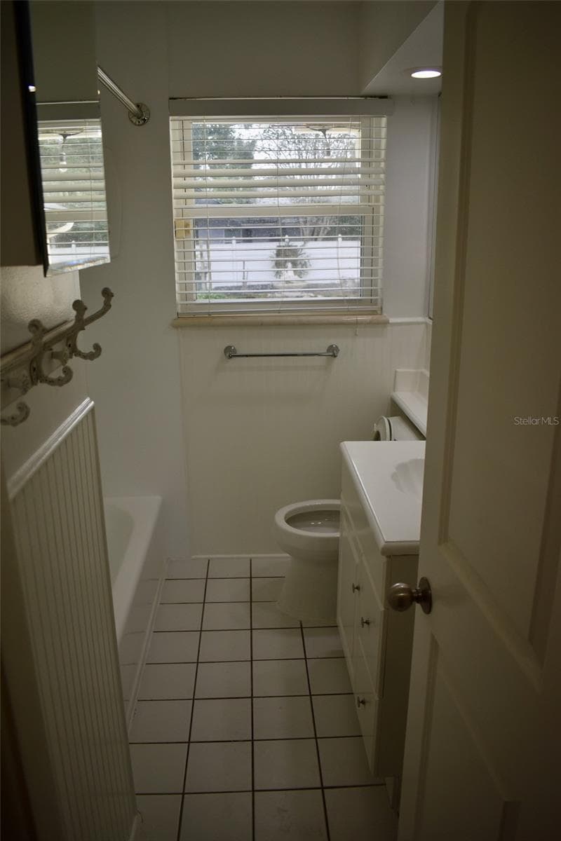 Full Bathroom. - 2200 E GORE ST, ORLANDO
