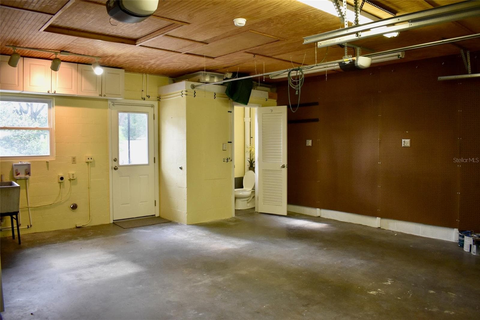 Single Family Residence at 2200 E GORE ST, ORLANDO, photo 19 of 26
