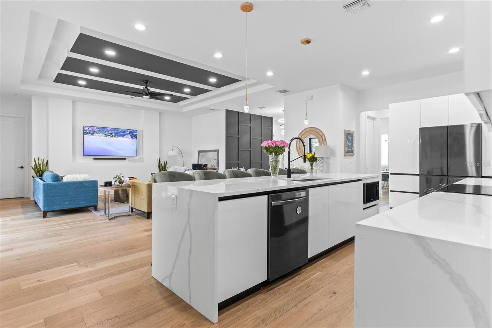 Single Family Residence at 3306 W VAN BUREN DR, TAMPA, photo 9 of 33