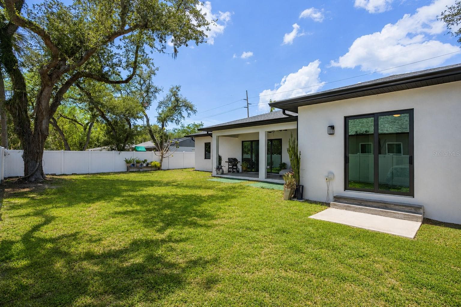 Single Family Residence at 3306 W VAN BUREN DR, TAMPA, photo 32 of 33