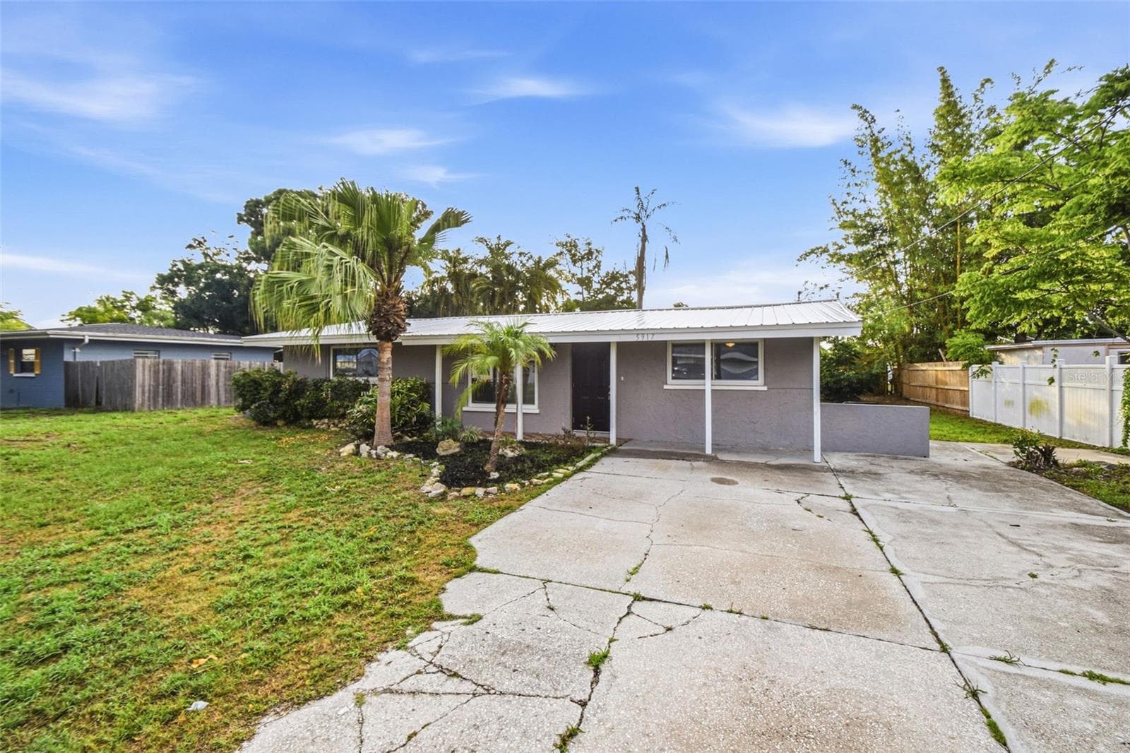 Single Family Residence at 5917 OLIVE AVE, SARASOTA, photo 5 of 49