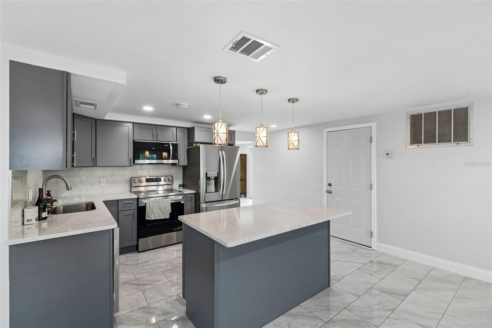 Single Family Residence at 4234 FLORAMAR TER, NEW PORT RICHEY, photo 13 of 99