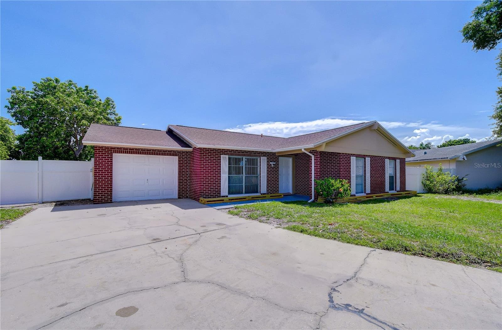 Single Family Residence at 7214 NIA LN, TAMPA, photo 2 of 19