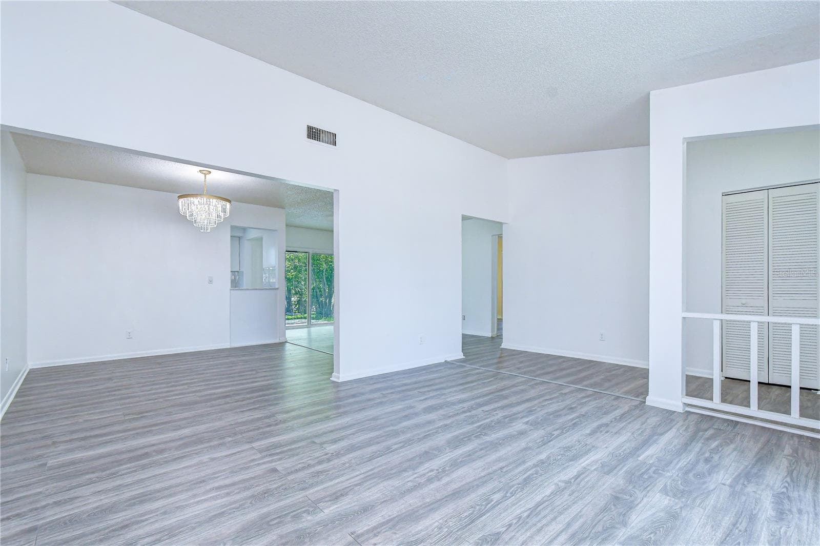 Single Family Residence at 7214 NIA LN, TAMPA, photo 5 of 19