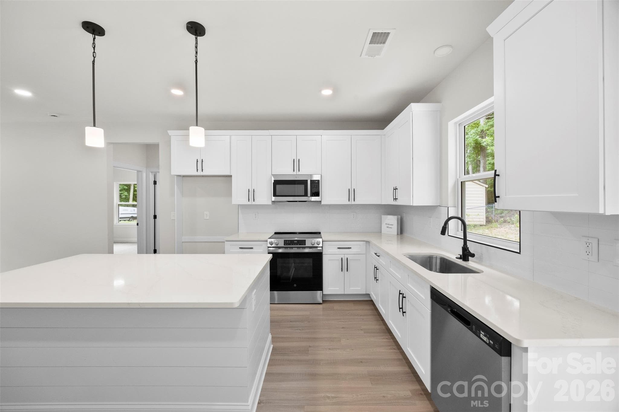 Single Family Residence at 404 Brice Street, Kings Mountain, photo 8 of 32