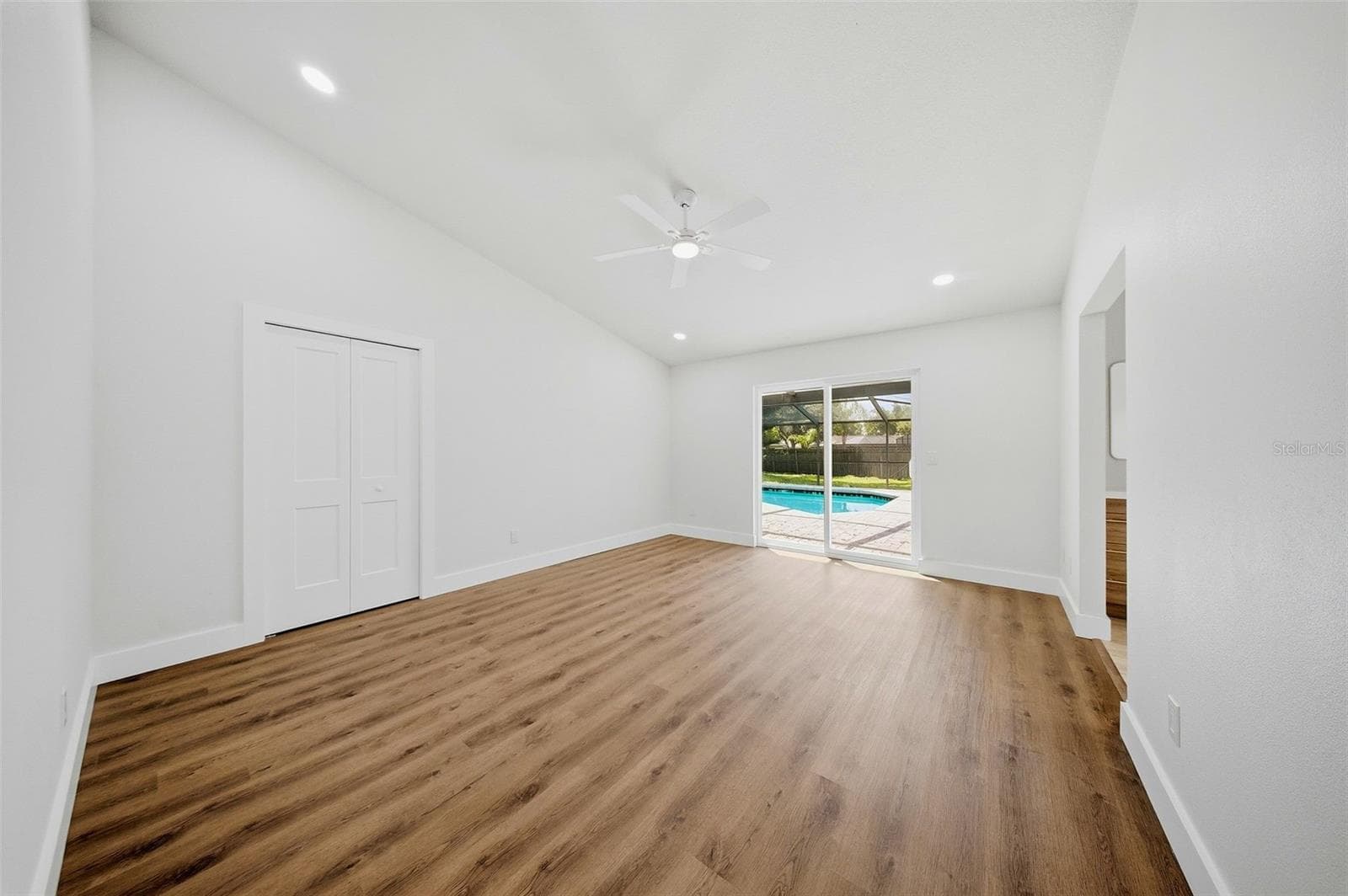 Single Family Residence at 2104 DOEFIELD CT, VALRICO, photo 19 of 41