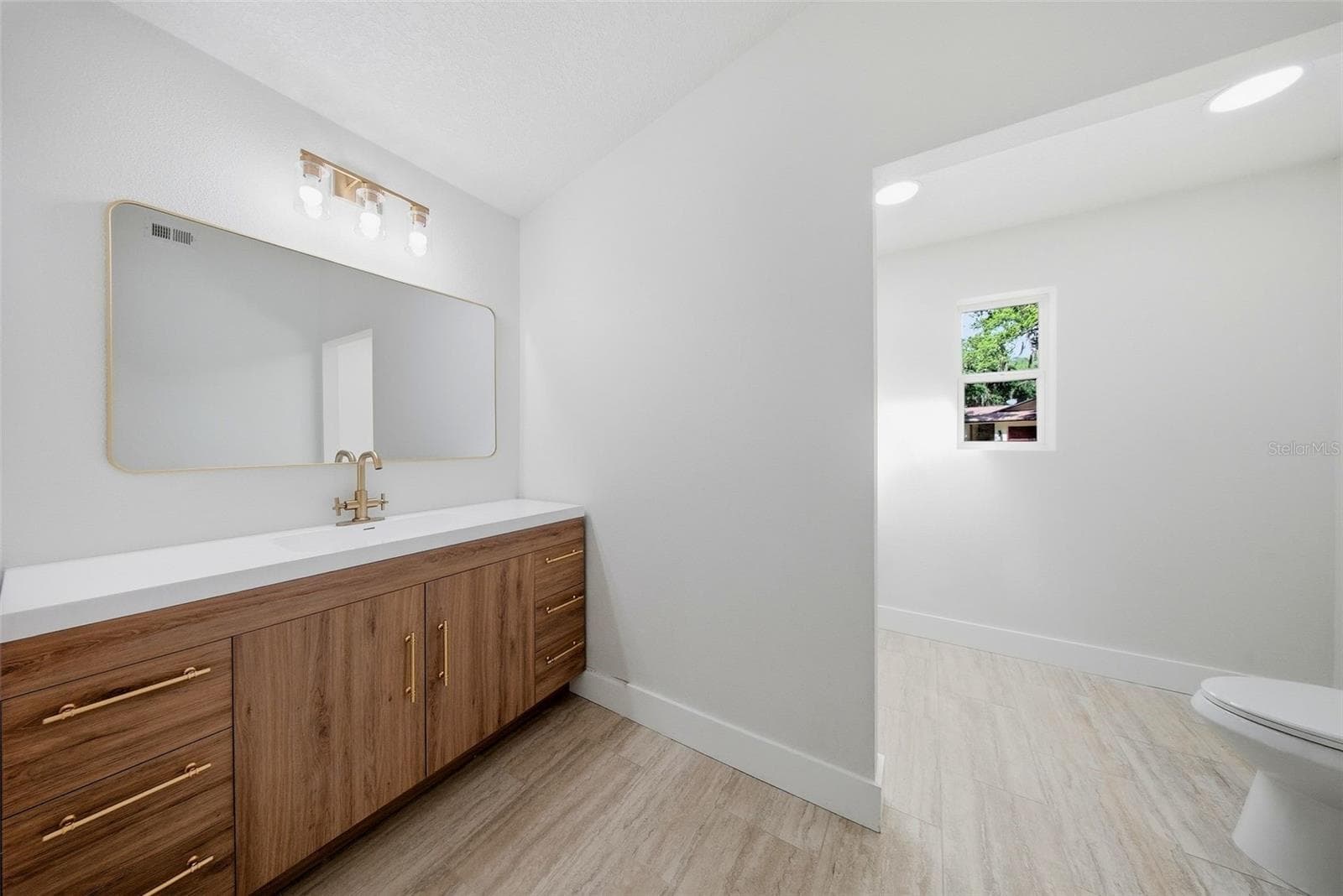 Single Family Residence at 2104 DOEFIELD CT, VALRICO, photo 21 of 41
