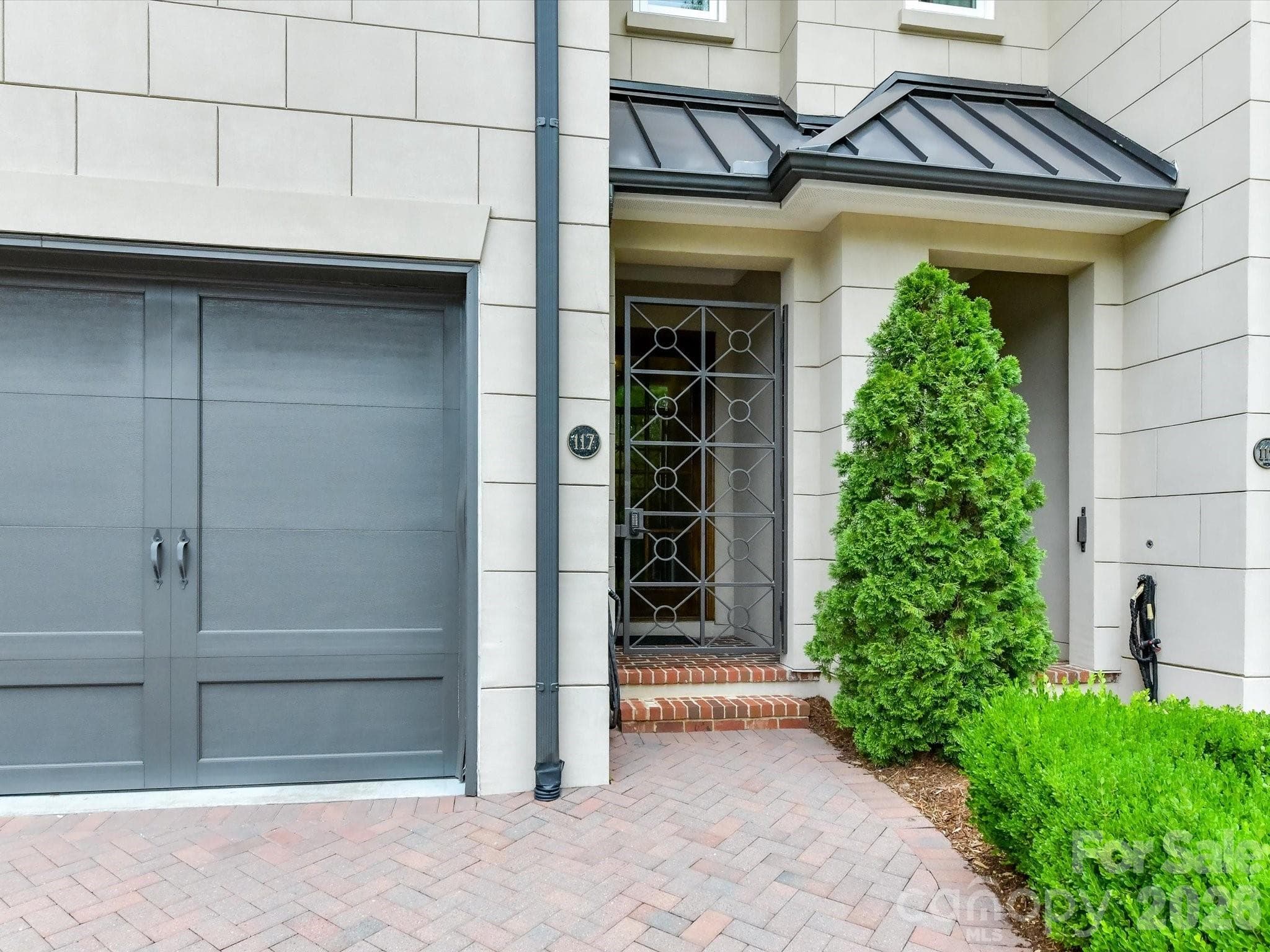 Townhouse at Charlotte, photo 2 of 34