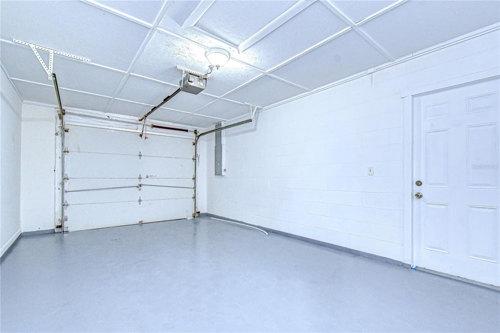 Single Family Residence at 7214 NIA LN, TAMPA, photo 16 of 19