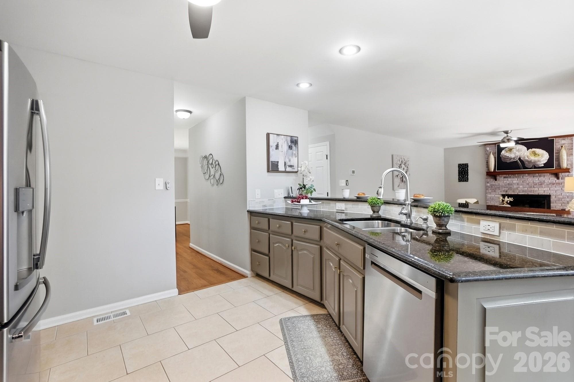 Single Family Residence at 4218 Patriots Way, Gastonia, photo 12 of 38