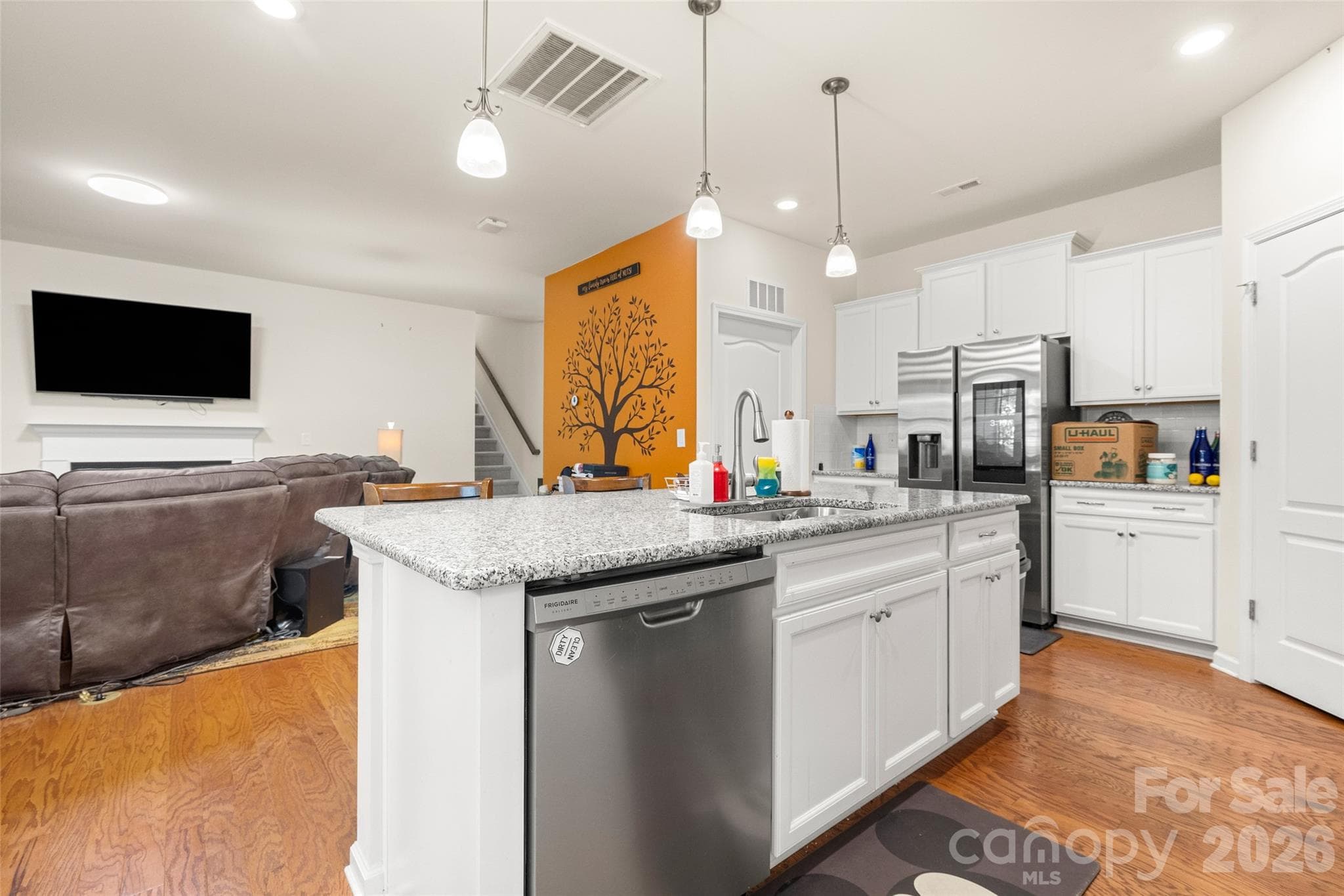Single Family Residence at 9053 Blue Dasher Drive, Clover, photo 11 of 28