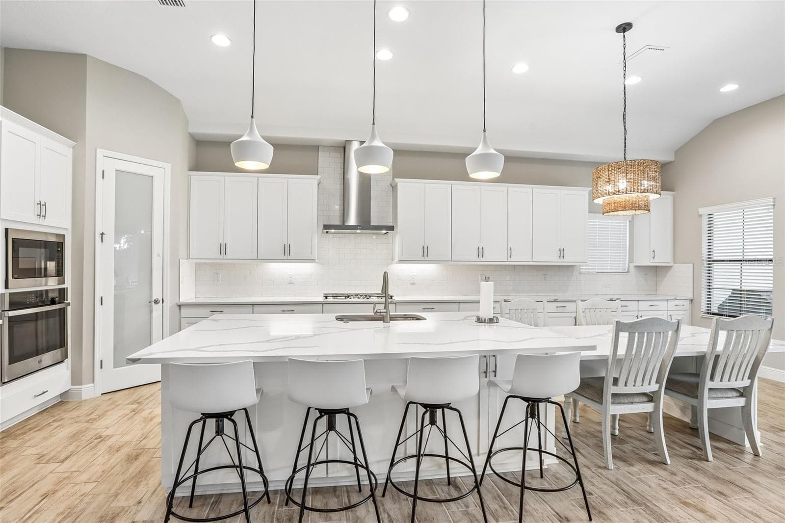 Single Family Residence at 14142 SWISS BRIDGE DR, RIVERVIEW, photo 14 of 65