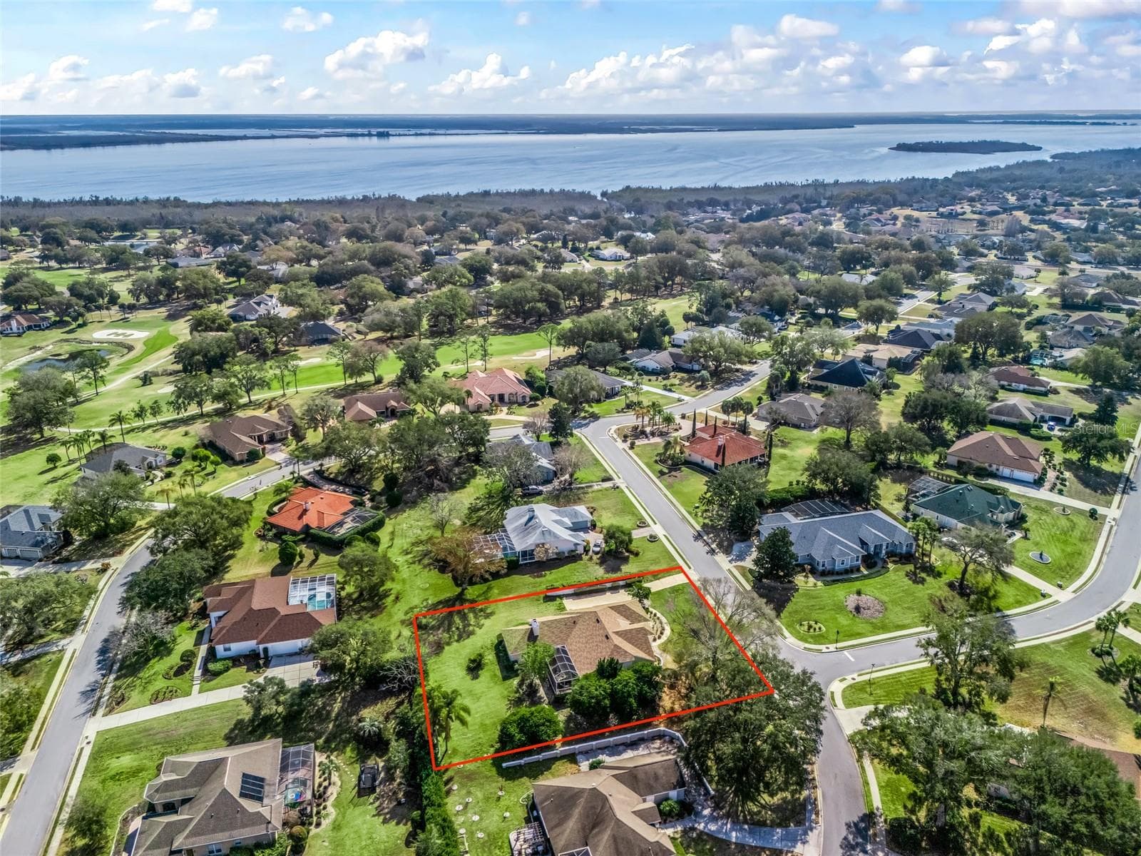Overview of home - 5321 GREENS DR, LADY LAKE