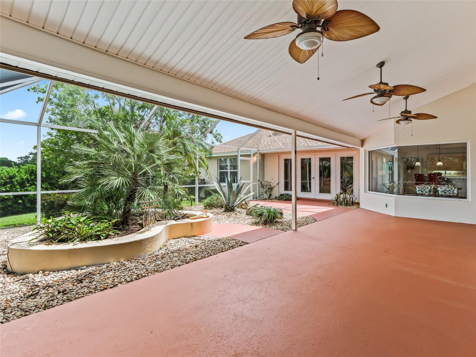 Lanai has fans and lights - 5321 GREENS DR, LADY LAKE