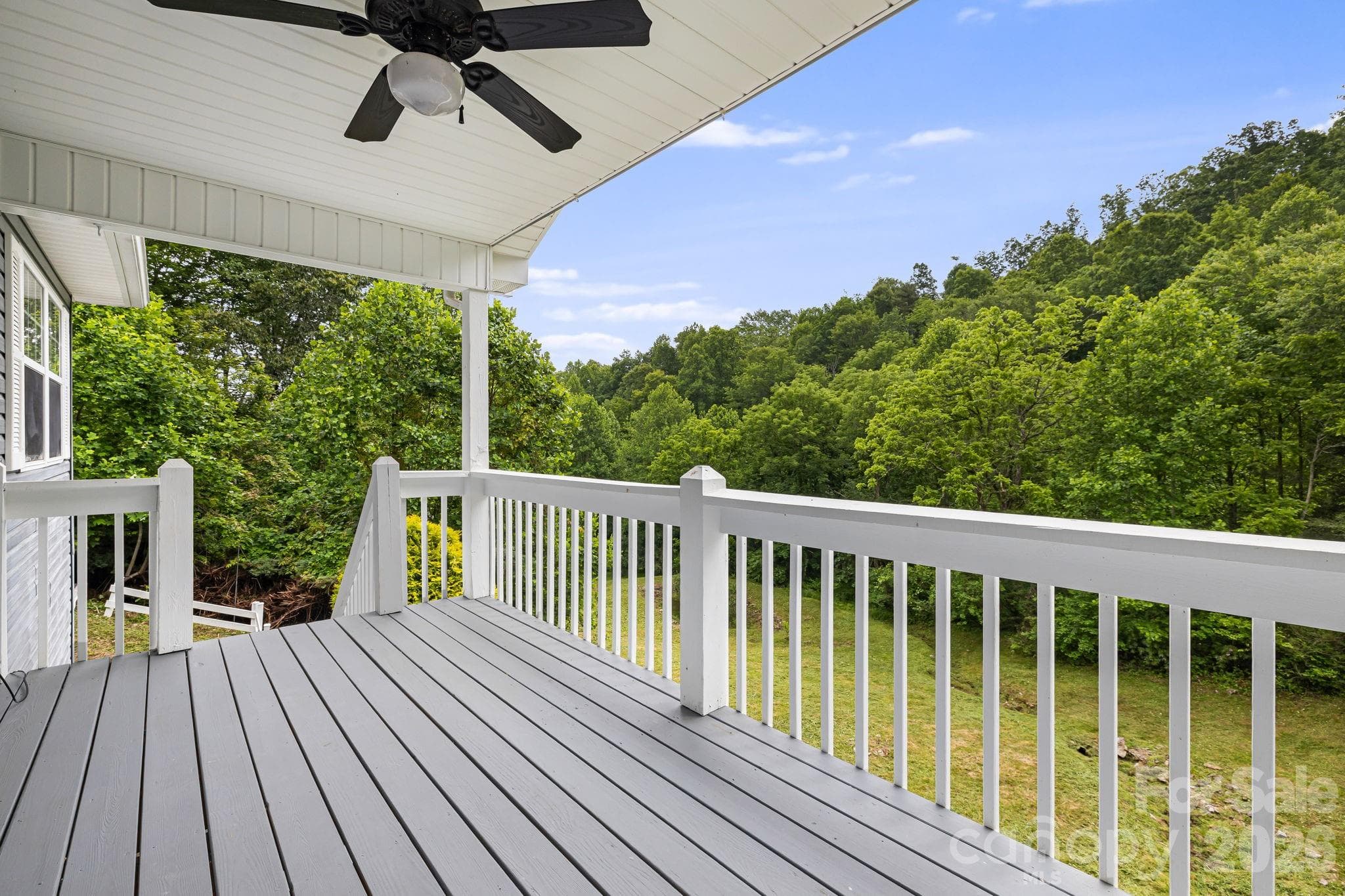 Single Family Residence at 100 Woven Cloud Lane, Waynesville, photo 2 of 25