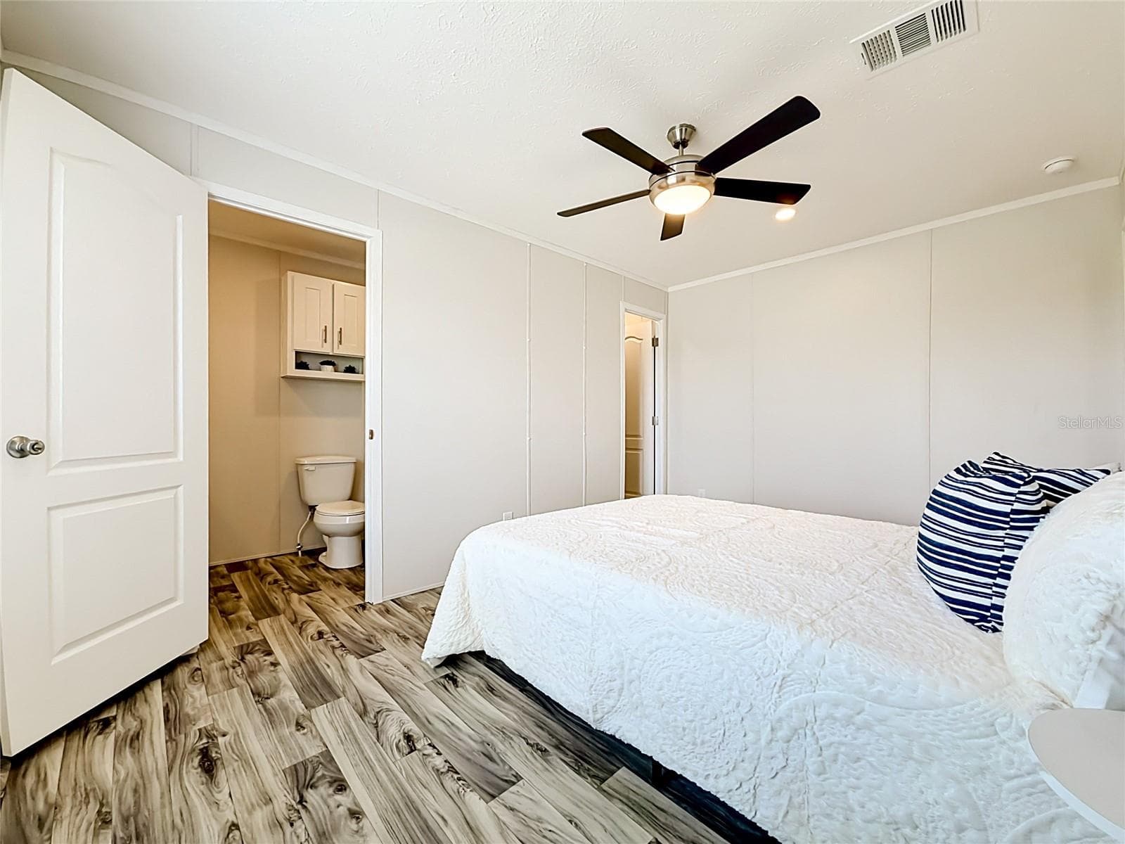 Manufactured Home at 1433 SEAGULL DR, ENGLEWOOD, photo 11 of 25