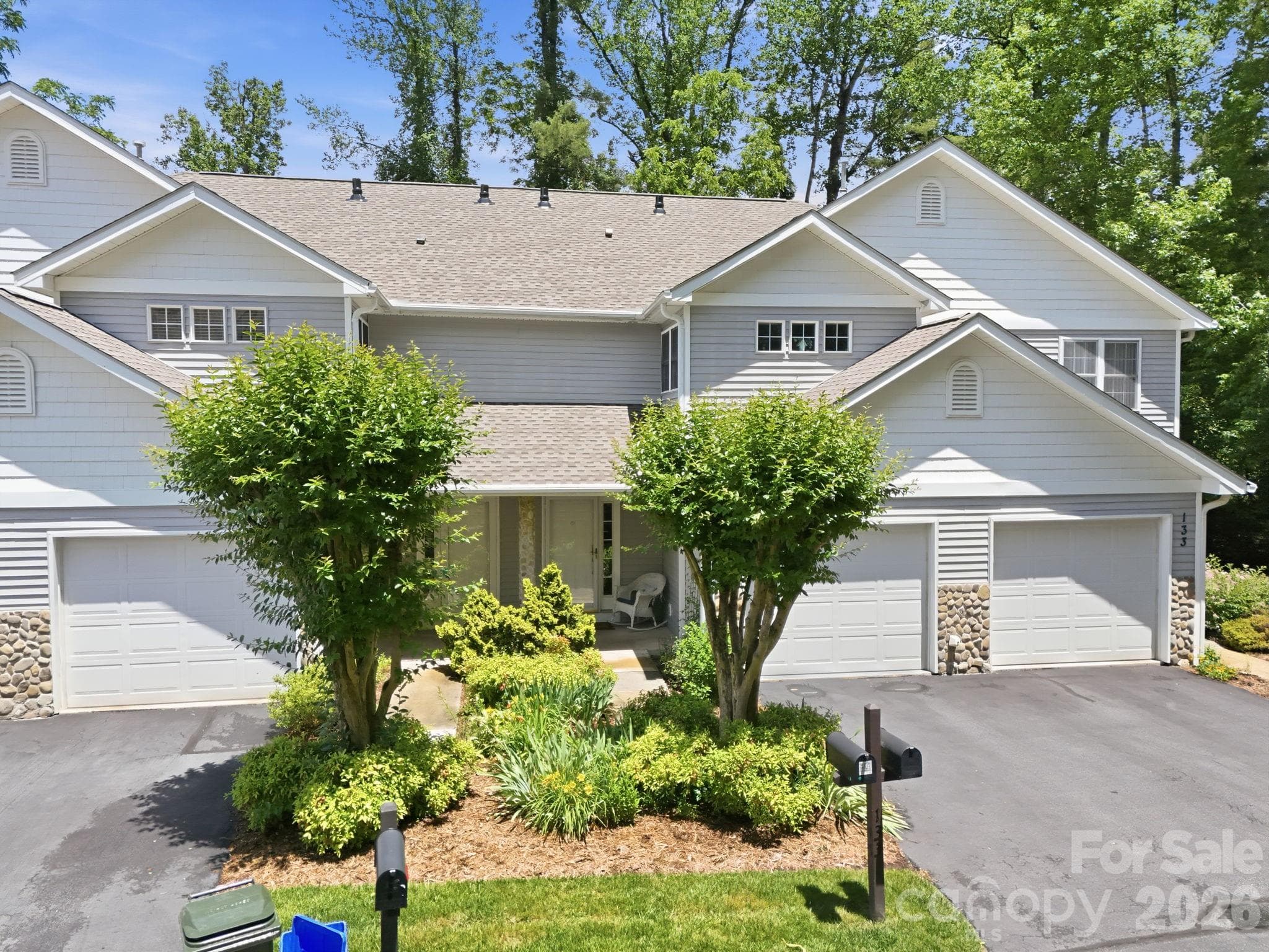 Condominium at 135 Ewarts Pond Road, Hendersonville, photo 4 of 24