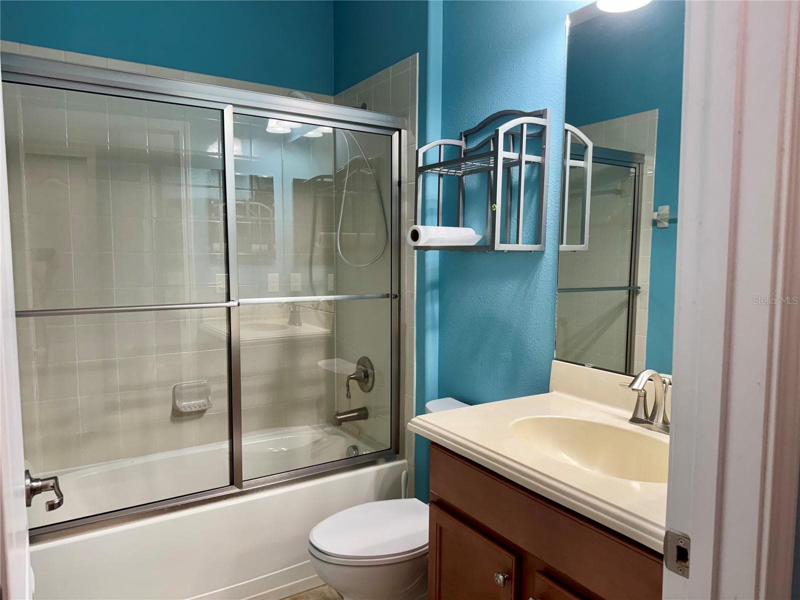 BATHROOM 2 - 4056 SERENA LN, CLERMONT