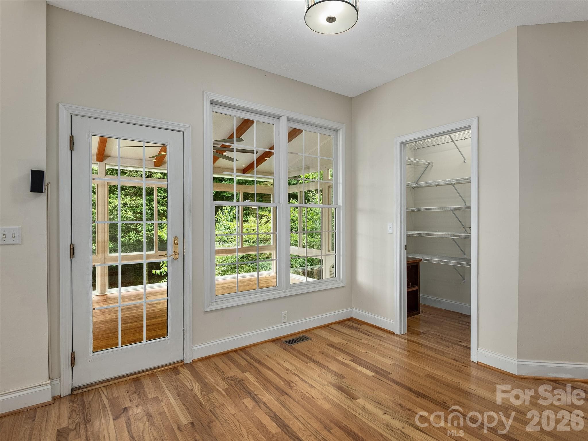 Breakfast nook and pantry - 48 Smokemont Drive, Arden