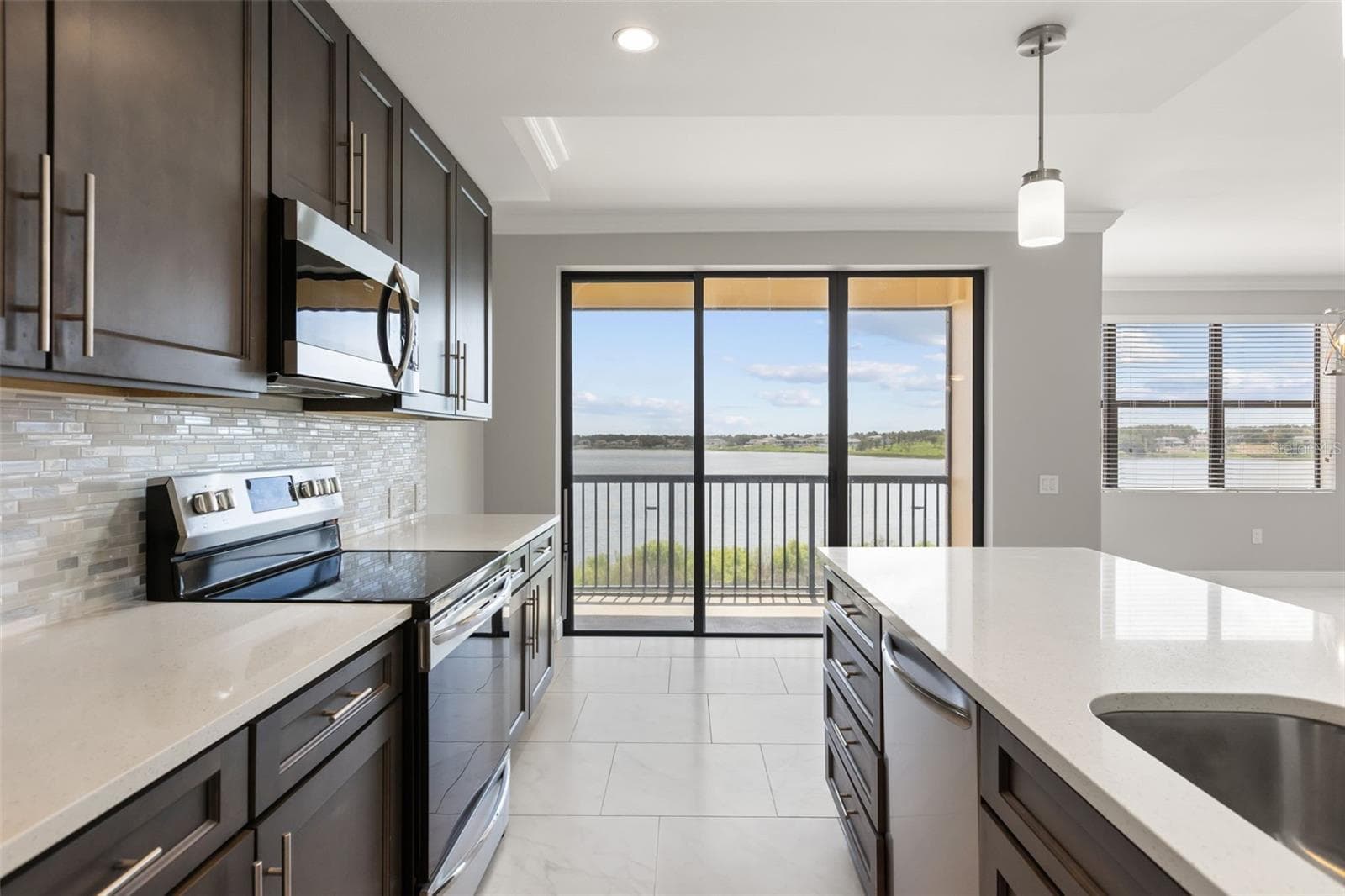 Gourmet Kitchen With Lake View - 16300 COUNTY ROAD 455 #410, MONTVERDE