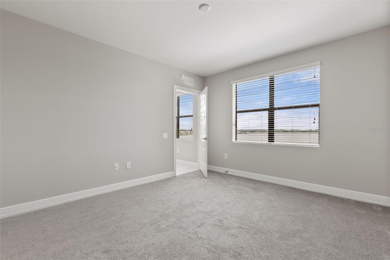 Spacious Primary Bedroom with Lake Views - 16300 COUNTY ROAD 455 #410, MONTVERDE