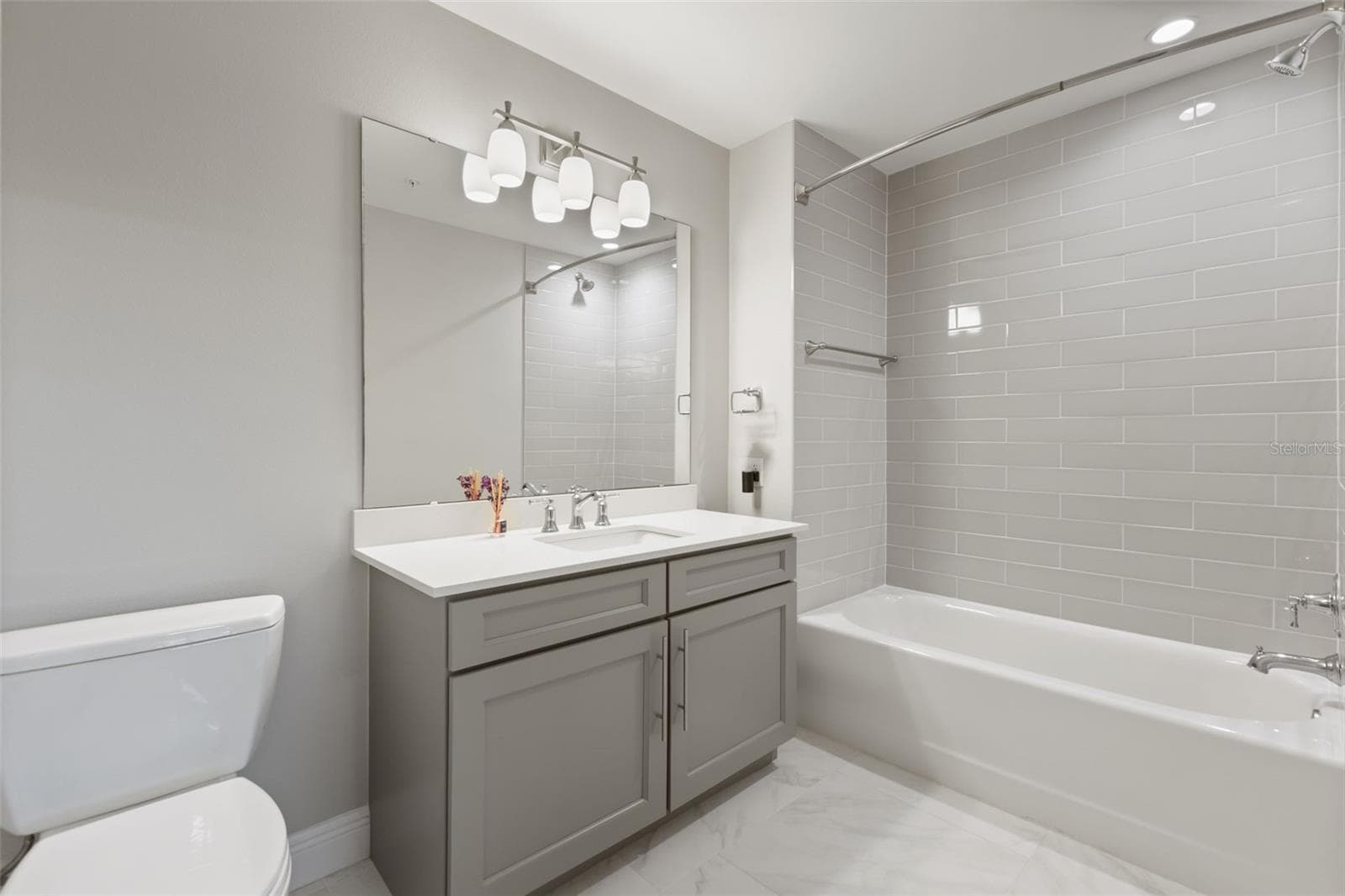 Ensuite bathroom - 16300 COUNTY ROAD 455 #410, MONTVERDE