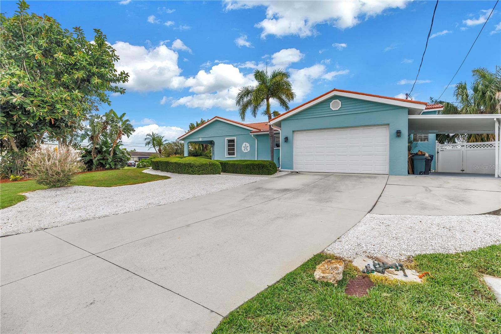 Two Car Garage and a Carport! - 4911 PALMETTO POINT DR, PALMETTO
