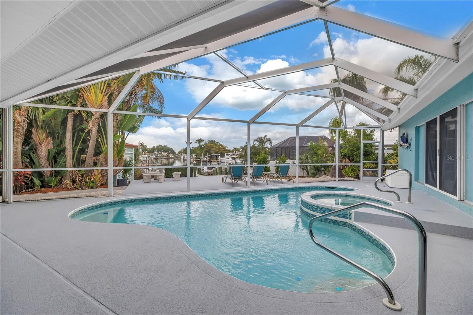 Single Family Residence at 4911 PALMETTO POINT DR, PALMETTO, photo 10 of 65