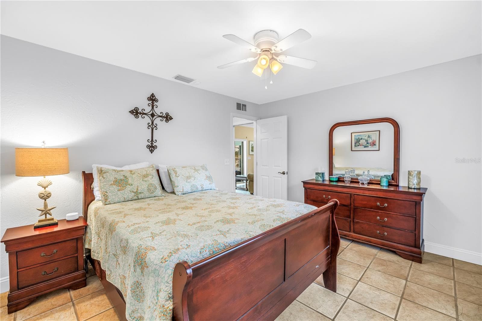Bedroom 2 at front of the home. - 4911 PALMETTO POINT DR, PALMETTO