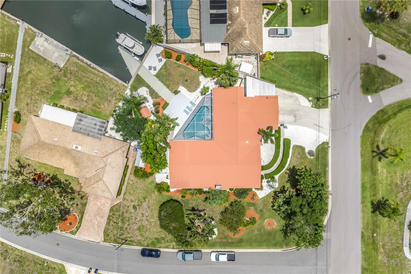 Super private from both neighbors! - 4911 PALMETTO POINT DR, PALMETTO