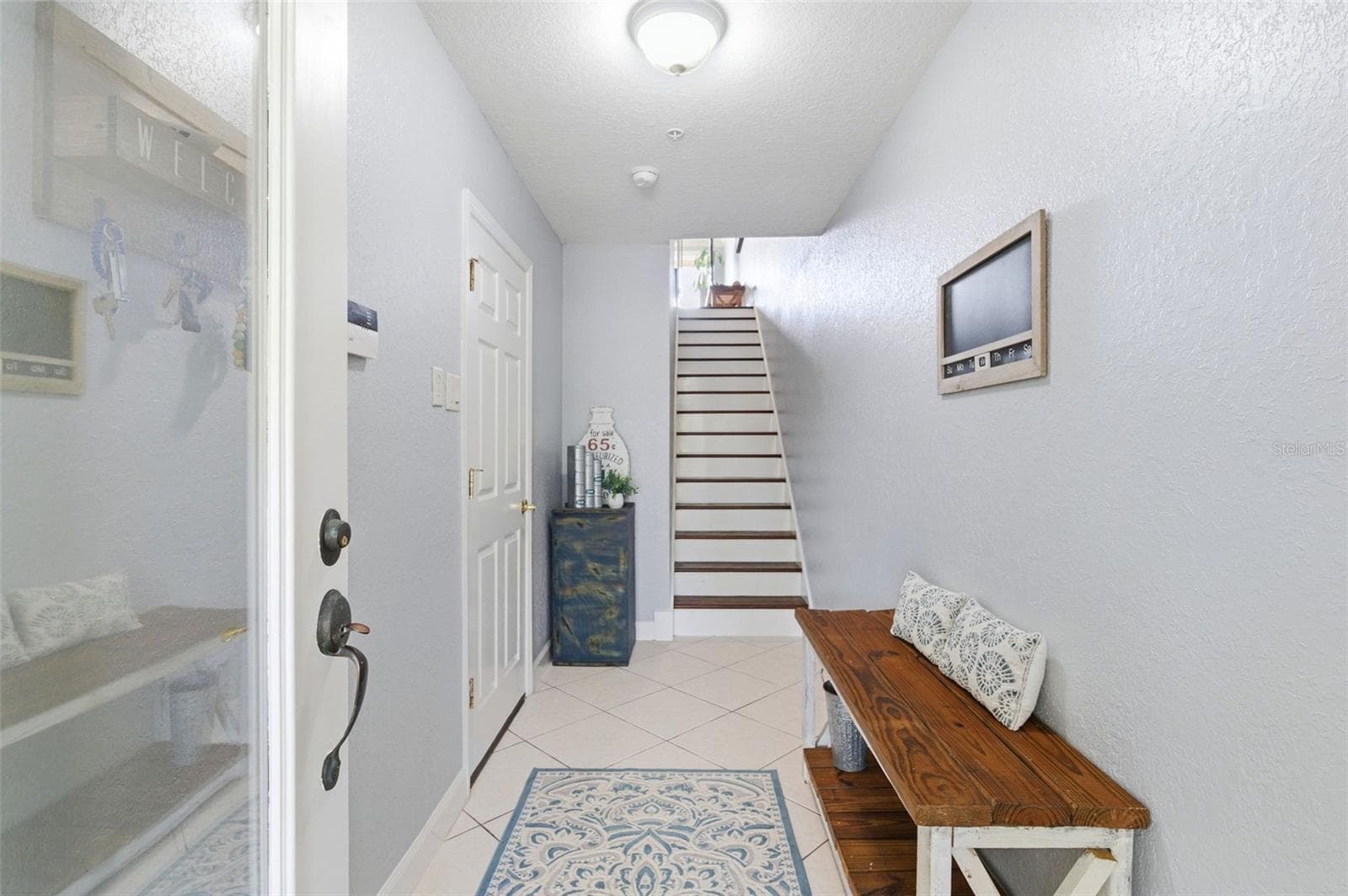 Entry way-freshly painted interior - 117 BRENT CIR, OLDSMAR