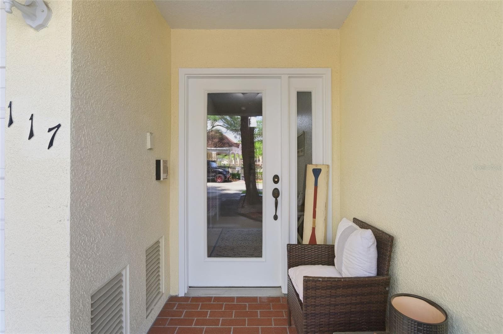 Front door entrance - 117 BRENT CIR, OLDSMAR