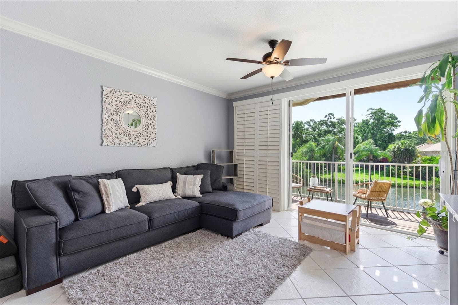 View from landing space walking up from the entry way - 117 BRENT CIR, OLDSMAR