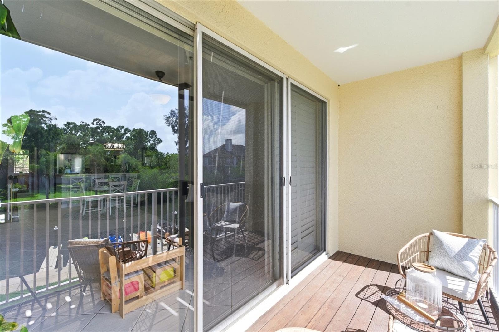 Spacious balcony for al fresco dining - 117 BRENT CIR, OLDSMAR