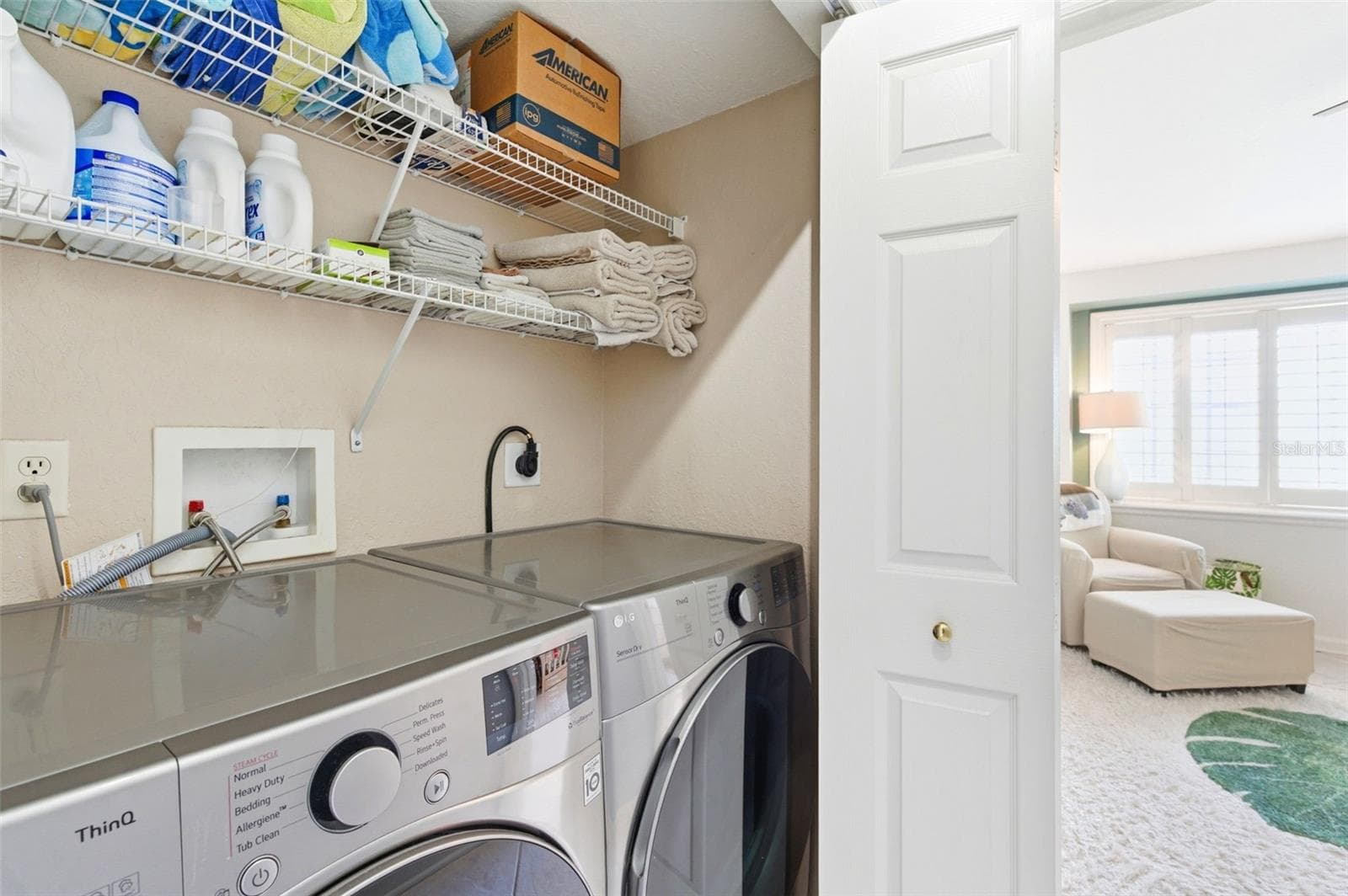 Washer and dryer closet - 117 BRENT CIR, OLDSMAR